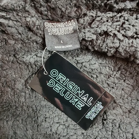 Large Black and White Checkered Full Zip Lined Hoodie - Picture 12 of 13